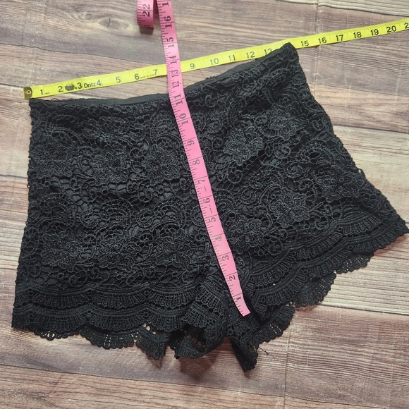 SOLD Fashion Nova Black Lace Crochet Scallop Shorts - Picture 5 of 6